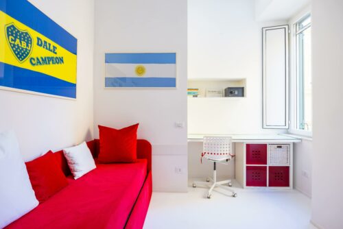 Morghen Red Passion and Pop Art by Napoliapartments - 28 min